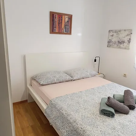 Апартаменты M & M *