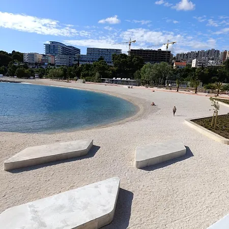 M & M شقة سبليت