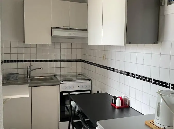 M & M Apartment *